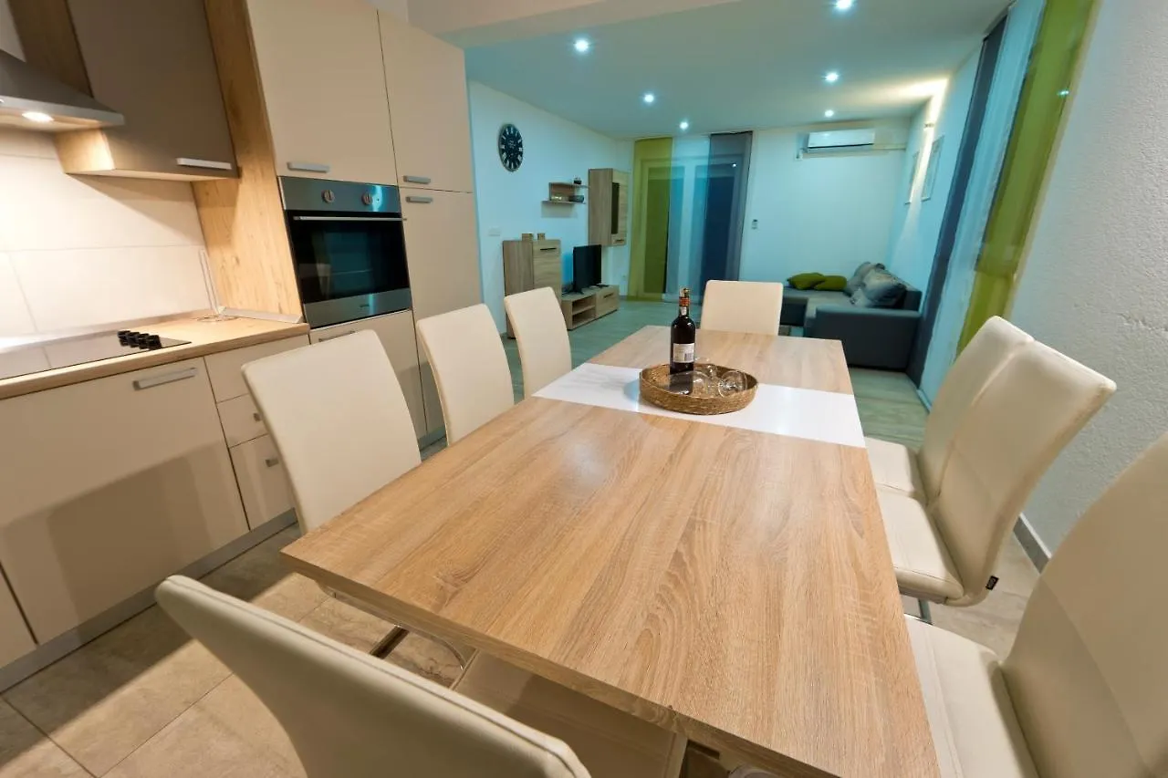 Villa Luka With Private Pool Near Pula 0*,