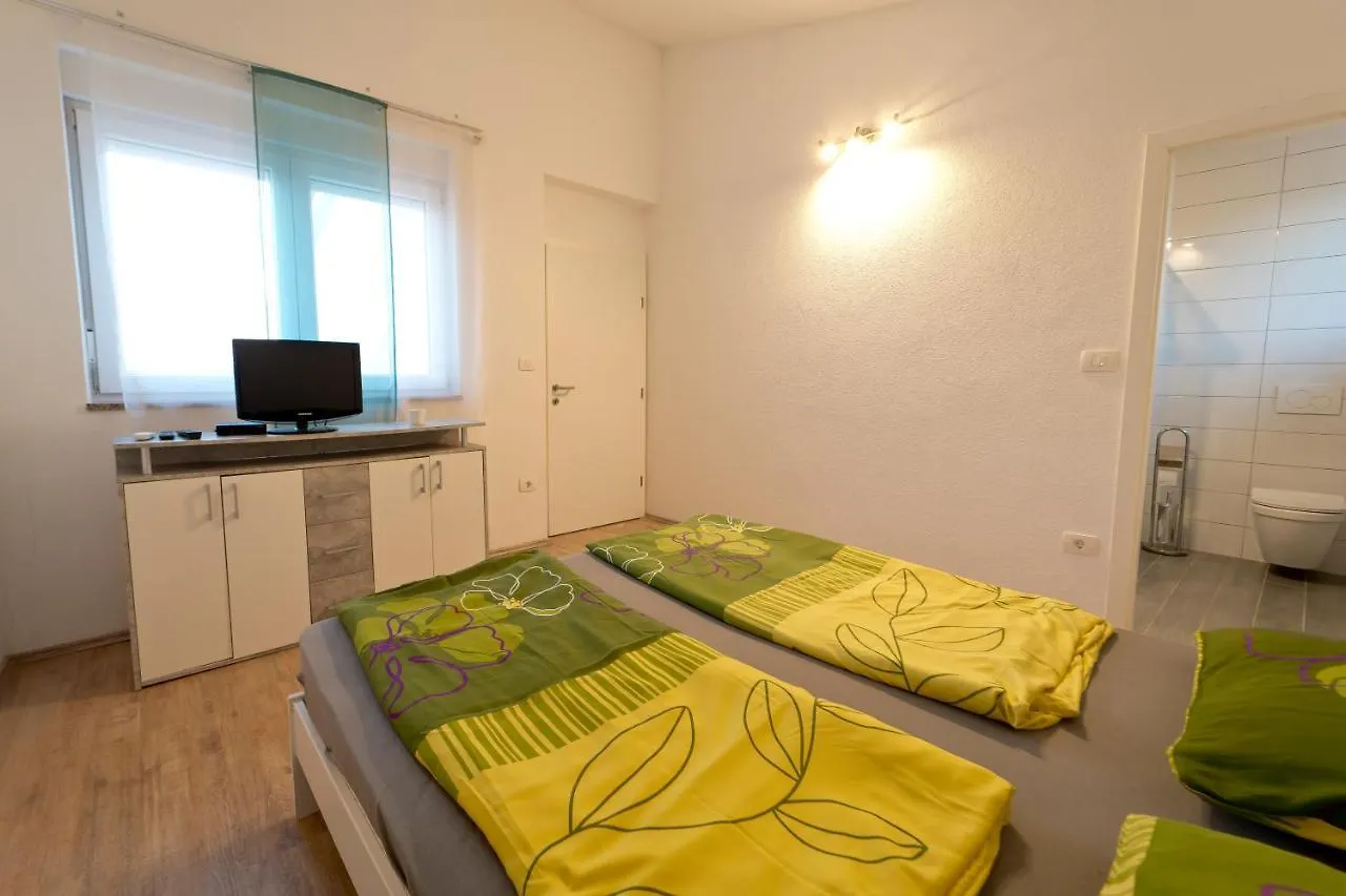 Villa Luka With Private Pool Near Pula