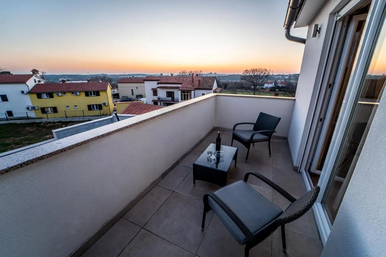 Villa Luka With Private Pool Near Pula Croatia