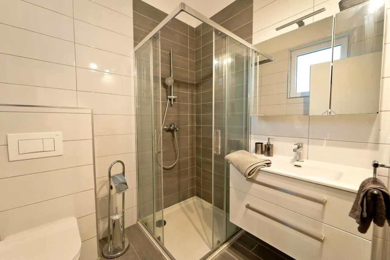 Villa Luka With Private Pool Near Pula