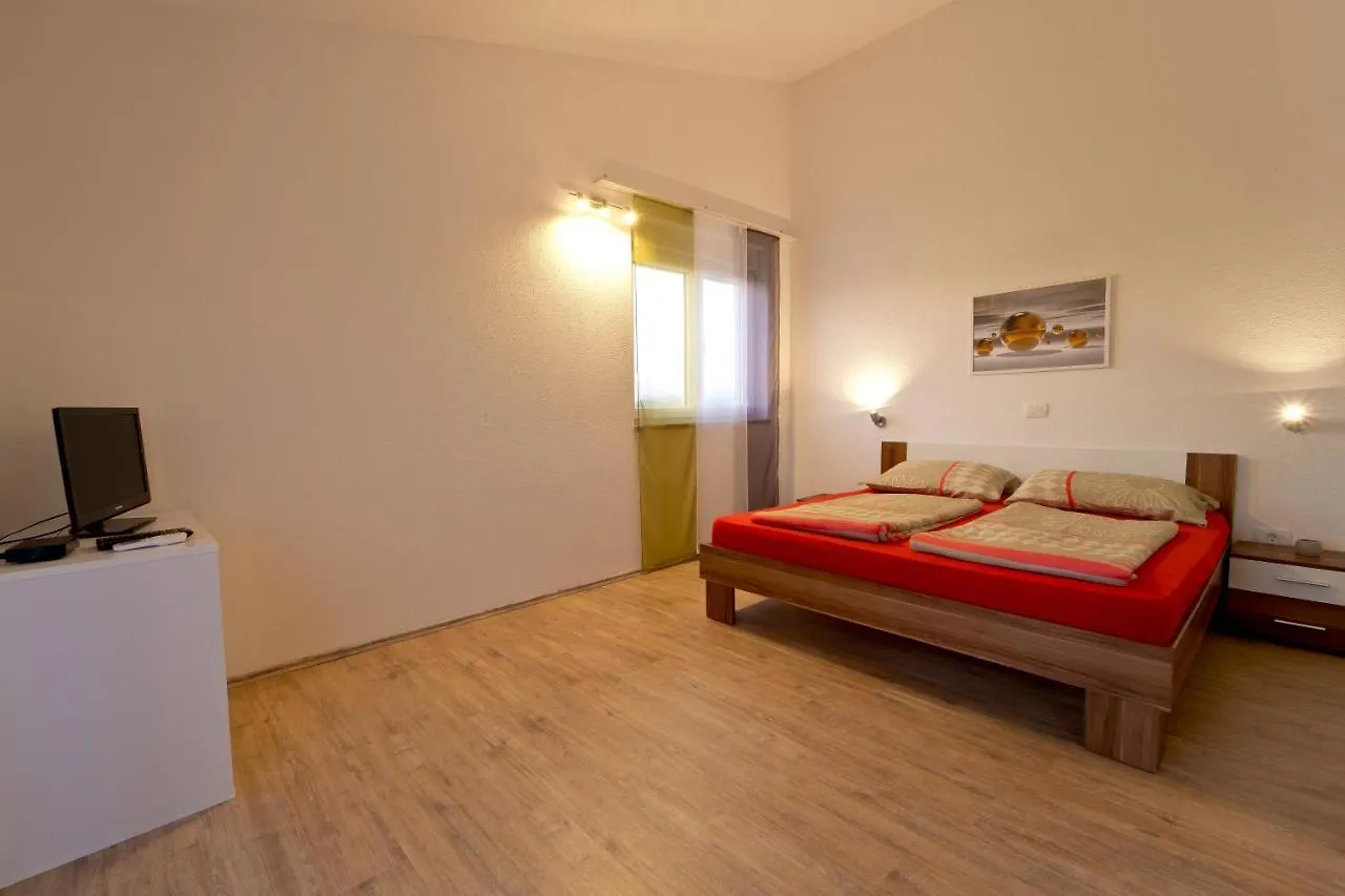 Villa Luka With Private Pool Near Pula 0*,