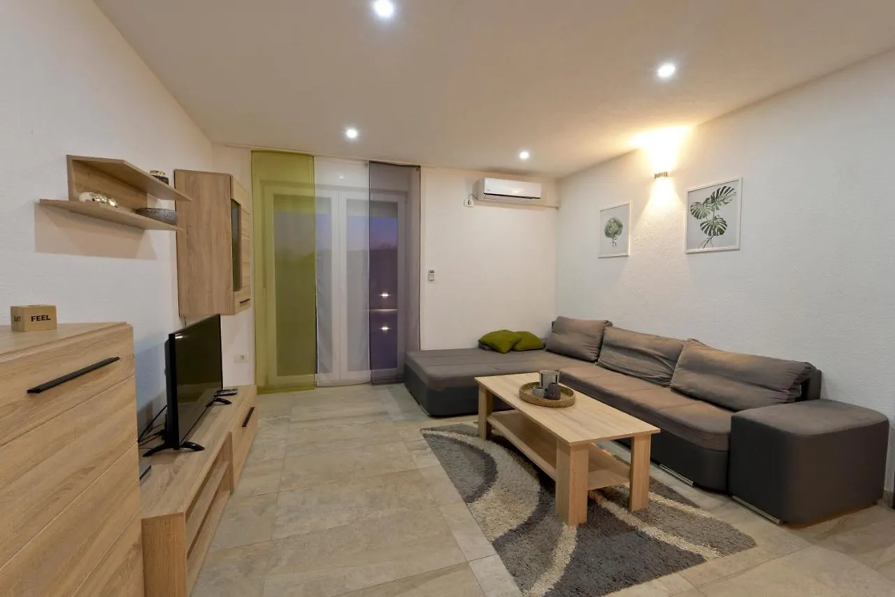Villa Luka With Private Pool Near Pula Croatia
